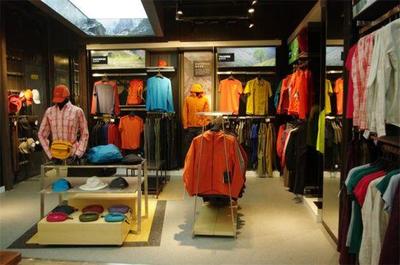 三夫戶外一季度業績驟降超600%，投資者憂心忡忡；公司押注生態圈戰略，能否在鞋帽零售市場突圍？